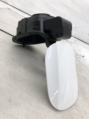 2020-2022 Hyundai Palisade White Fuel Filler Door Assembly with Pocket Gas Cap and Lock Actuator (Used OEM)