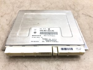 2017-2018 Porsche Cayenne Air Suspension Ride Level Control Module (Used OEM)