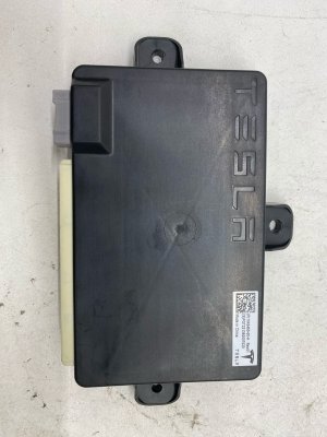  Tesla Model x Falcon Wing Door Control Module - Rear (Used OEM)