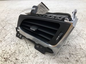 2015-2020 GMC Yukon XL Dashboard Air Vent - Front (Used OEM)