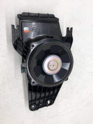 2020-2025 Hyundai Palisade Harman Kardon Subwoofer Speaker Box - Rear (Used OEM)