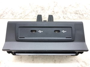 2020-2023 Mercedes-Benz GLA250 Center Console Dual USB-C Port Hub (Used OEM)