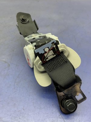 2020-2025 Kia Telluride Third Row Center Seat Belt Assembly - Rear, Right (Passenger) (Used OEM)
