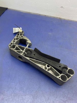 2018-2024 BMW X3 Automatic Transmission Mount (Used OEM)