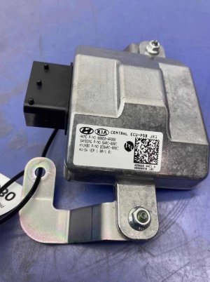 2022-2023 Genesis GV70 Pre-Seat Belt Retractor Control Module (Used OEM)