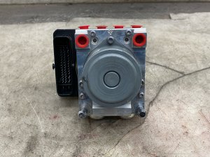  Chevrolet Silverado 2500 ABS Control Module Assembly (Used OEM)