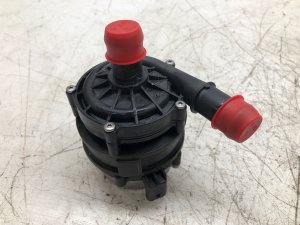 2021-2022 Volvo XC40 Battery Water Coolant Pump - Front (Used OEM)