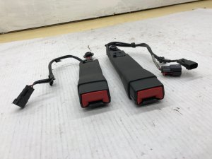 2018-2022 Lincoln Navigator Black Illuminated Seat Belt Buckle Set - Front, Left (Driver) (Used OEM)