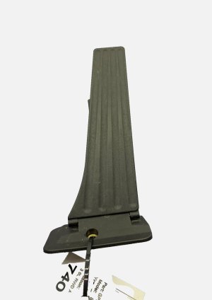 2016-2019 BMW 750i Accelerator Pedal Assembly with Sensor (Used OEM)