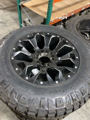 2019-2026 Ford Ranger 18x8 6-Lug Fuel Assault Alloy Wheel and Tire Set (Used OEM)