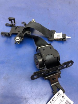 2018-2024 Honda Odyssey Center 2nd Row Seat Belt Assembly - Rear, Right (Passenger) (Used OEM)
