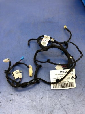 2012-2015 Mercedes-Benz ML350 Center Console Wiring Harness (Used OEM)