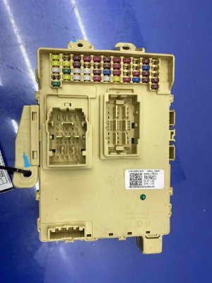 2022-2023 Hyundai Tucson Cabin Junction Fuse Box Panel Assembly (Used OEM)