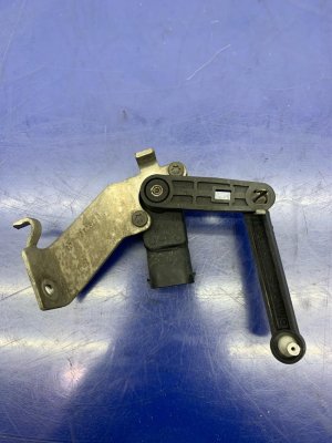 2018-2024 BMW X3 Suspension Height Level Sensor - Front, Left (Driver) (Used OEM)