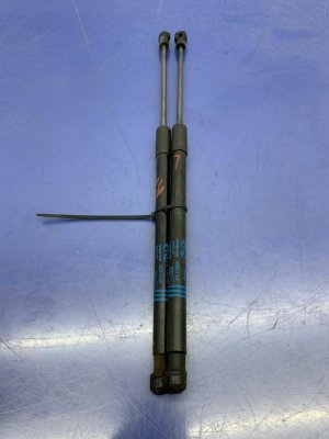 2021-2024 GMC Yukon XL Liftgate Glass Window Strut Set - Rear (Used OEM)
