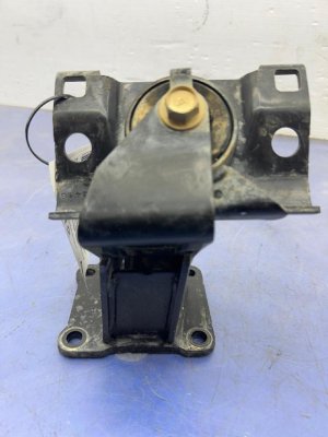 OEM Engine Mount with Bracket for 2016-2019 Nissan Titan XD (OEM)