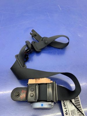 2022-2024 Hyundai Santa Cruz Black Center Seat Belt Assembly - Rear, Right (Passenger) (Used OEM)