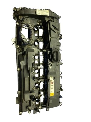 2020-2023 BMW 528i Engine Valve Cover (Used OEM)