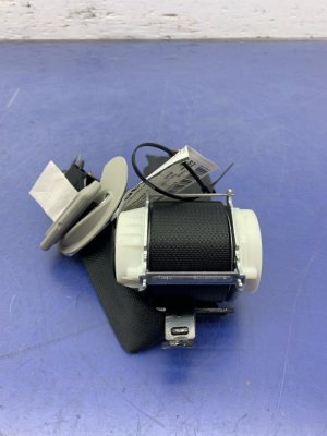 2020-2025 Kia Telluride Black 3rd Row Center Seat Belt Assembly - Rear, Left (Driver) (Used OEM)