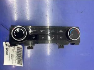 2022-2024 Hyundai Santa Cruz Manual Temperature Control Module - Front (Used OEM)