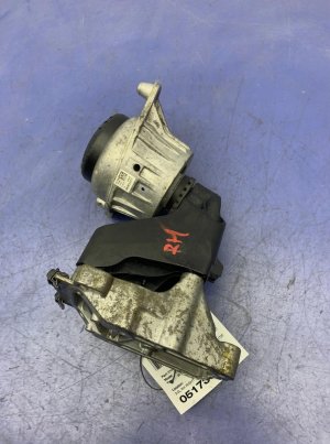 2016-2019 Mercedes-Benz E500 Engine Motor Mount (Used OEM)
