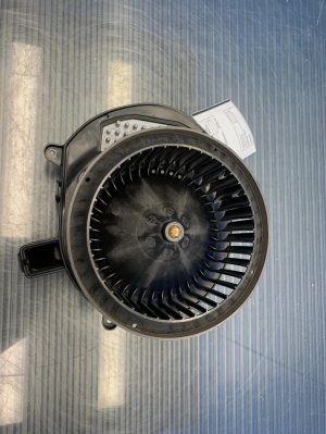  Chevrolet Silverado 2500 HVAC Blower Motor with Control Module (Used OEM)