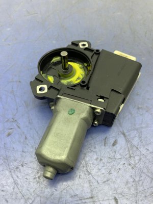 2013-2016 Lexus LS600h Overhead Sunroof Sliding Motor (Used OEM)