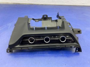2023-2025 Honda HR-V Black Dual-Zone Automatic Temperature Control Module - Front (Used OEM)