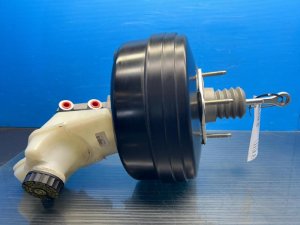 2013-2017 Maserati Quattroporte Brake Master Cylinder and Power Brake Booster Assembly (Used OEM)
