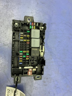 2018-2020 Jaguar E-Pace Fuse and Relay Box Control Module - Rear (Used OEM)