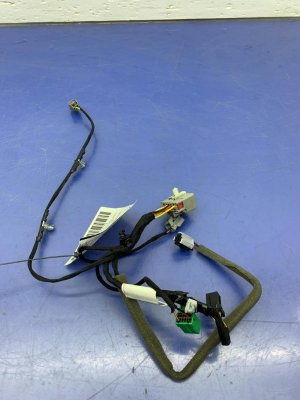2016-2021 Jeep Grand Cherokee Center Console Floor Accessory Wiring Harness (Used OEM)