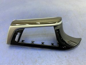 2017-2020 BMW 528i Black Air Vent Trim Panel - Front (Used OEM)