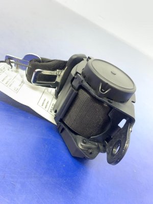 2017-2023 BMW 528i Black Center Seat Belt Assembly - Rear, Right (Passenger) (Used OEM)