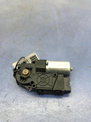 2017-2023 Jaguar F-Pace Panoramic Sunroof Motor (Used OEM)