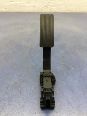 2021-2024 Mercedes-Benz GLA250 Accelerator Pedal Assembly (Used OEM)