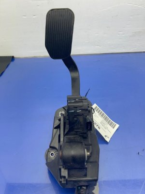 2018-2021 Lincoln Navigator Power Adjustable Accelerator Pedal Assembly (Used OEM)