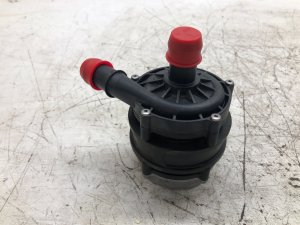 2021-2023 Volvo XC40 Battery Water Coolant Pump - Front (Used OEM)