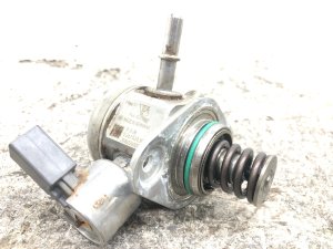 2015-2018 Porsche Cayenne Engine Mounted High Pressure Fuel Pump (Used OEM)