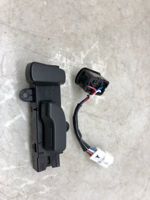 2011-2013 INFINITI QX56 Seat Adjustment Control Switch - Front, Left (Driver) (Used OEM)