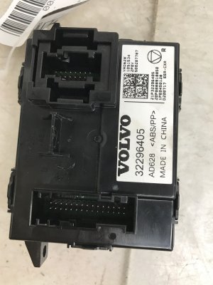 2019-2025 Volvo XC40 Center Console Control Module (Used OEM)