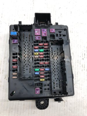 2020-2024 Chevrolet Traverse Cabin Body Junction Block Fuse Box (Used OEM)