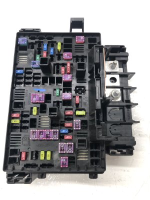 2022 Jeep Wagoneer Power Distribution Fuse Block Box (Used OEM)