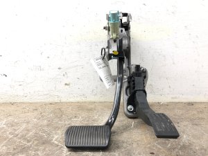 2020-2024 Ford Escape Brake and Accelerator Pedal Assembly with Brake Switch (Used OEM)