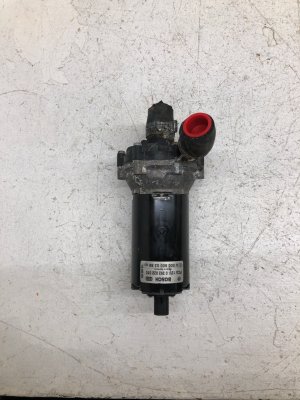 2014 Mercedes-Benz ML350 Auxiliary Engine Water Pump Assembly (Used OEM)