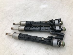 2018-2023 Bentley Continental Fuel Injector Set (3 Pieces) (Used OEM)