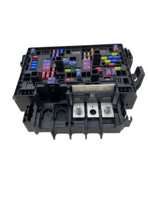 2025 Jeep Wagoneer Instrument Panel Cabin Fuse Box Block (Used OEM)