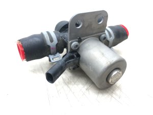 2021-2024 Volvo XC40 Battery Powertrain Cooling System Valve Set (Used OEM)