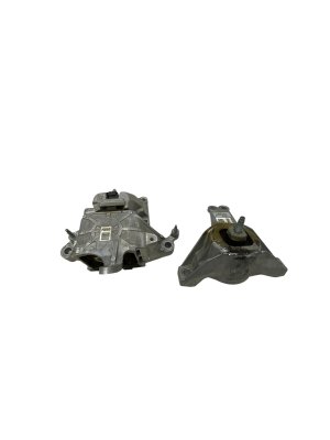 2025-2026 Hyundai Santa Cruz Engine Frame Mount Support Bracket Set (Used OEM)