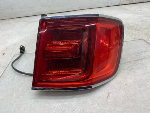 2016-2020 Bentley Bentayga Quarter Panel Mounted LED Taillight Assembly - Rear, Right (Passenger) (Used OEM)