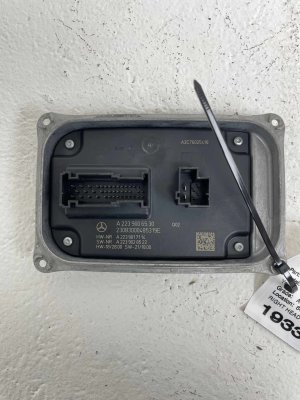  Mercedes-Benz Sclass Headlamp Range Adjustment Control Module (Used OEM)